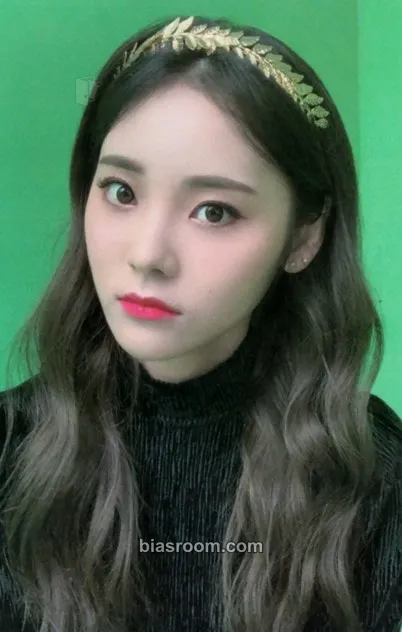 JinSoul LOONA Premier Greeting: Meet & Up Photocard - LOONA - LOONA K-pop photocard