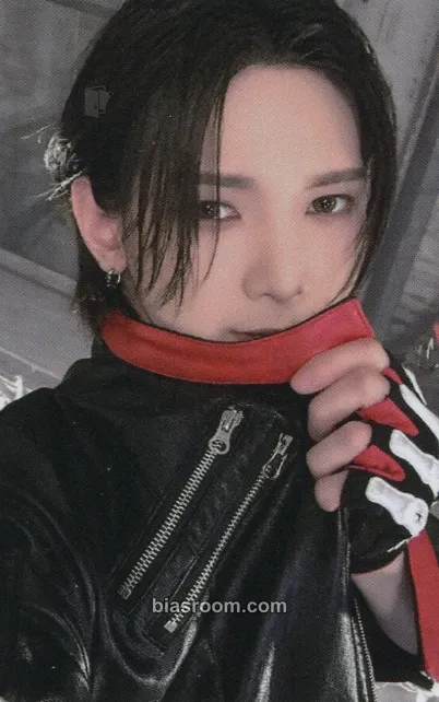Yeosang THE WORLD EP.2 : OUTLAW Photocard - ATEEZ - ATEEZ K-pop photocard