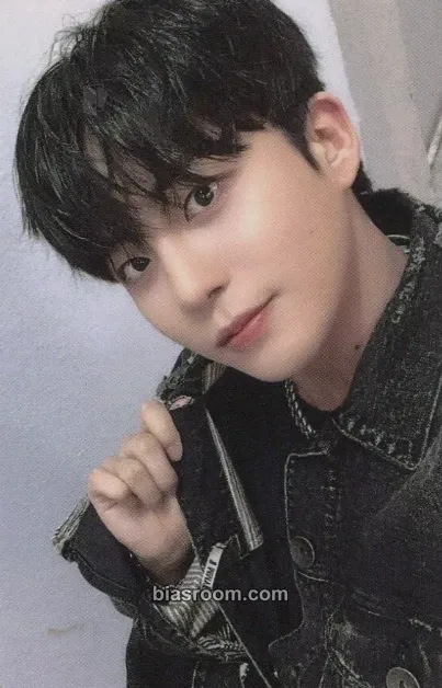 Jongho THE WORLD EP.2 : OUTLAW Photocard - ATEEZ - ATEEZ K-pop photocard