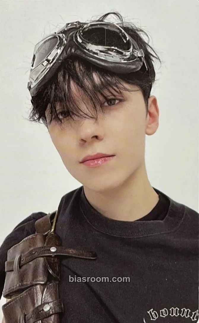 Vernon The Thirteen Tapes vol. 3/13 Vernon Photobook Photocard - SEVENTEEN - SEVENTEEN K-pop photocard