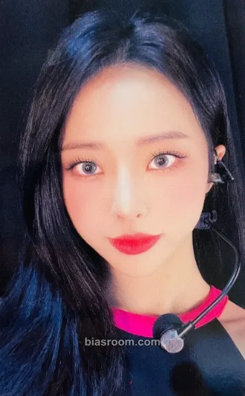 ViVi LOONA 1st World Tour: LOONATHEWORLD Photocard - LOONA - LOONA K-pop photocard