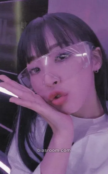 Moonbyul MIC ON Photocard - MAMAMOO - MAMAMOO K-pop photocard