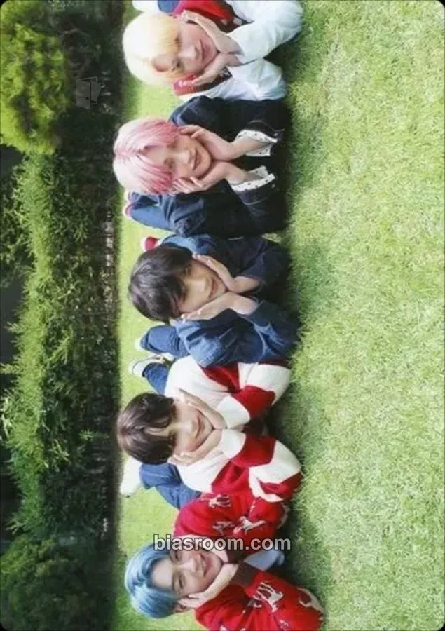 Minisode 1: Blue Hour Photocard - TOMORROW X TOGETHER - TOMORROW X TOGETHER K-pop photocard