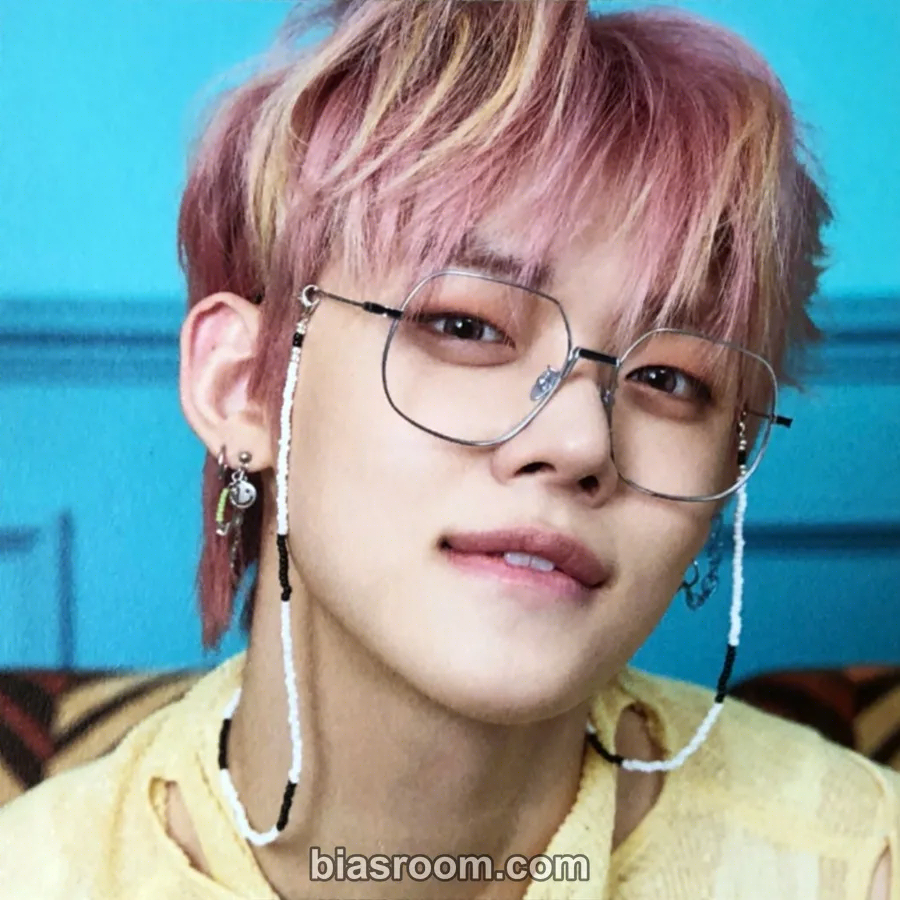Yeonjun Minisode 1: Blue Hour Photocard - TOMORROW X TOGETHER - TOMORROW X TOGETHER K-pop photocard