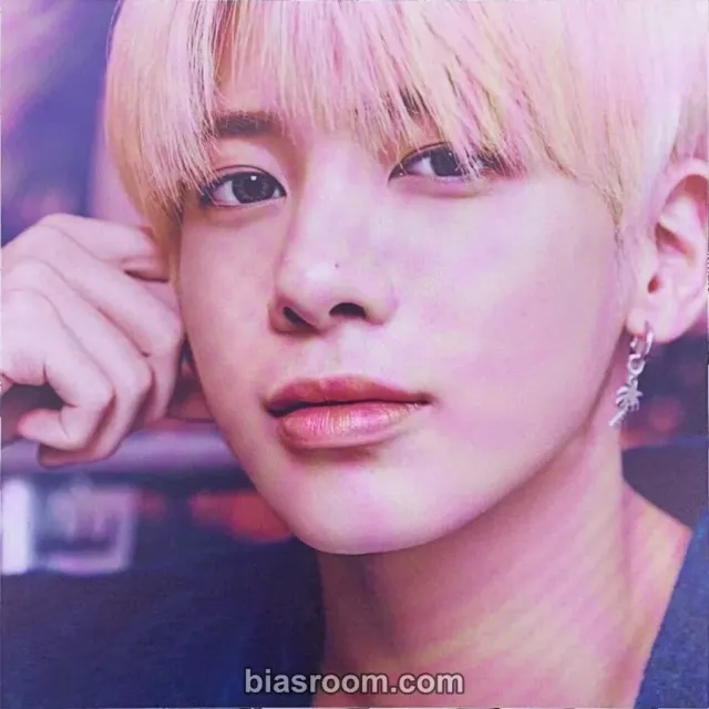 TOMORROW X TOGETHER - Taehyun - Minisode 1: Blue Hour Album album inclusion postcard non-standard size 'AR' version