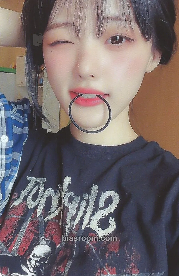 Hina Algorithm's Blossom Photocard - QWER - QWER K-pop photocard