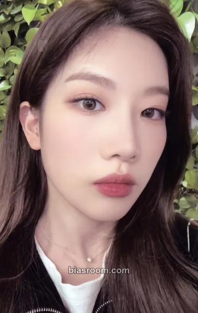 Kim Lip LOONA 3rd Concert: LOONAVERSE : FROM Photocard - LOONA - LOONA K-pop photocard