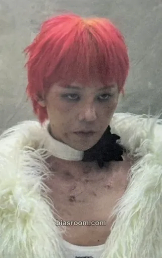 G-Dragon Übermensch Photocard - G-Dragon K-pop photocard