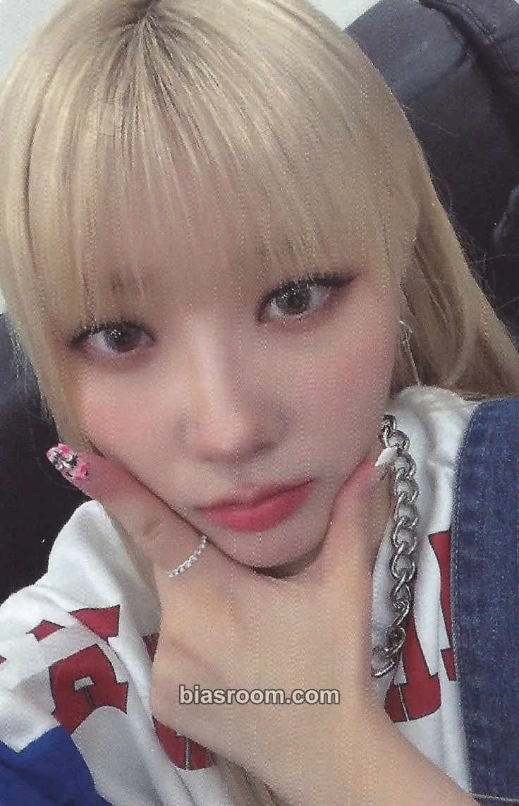 Chaein Geekyland Photocard - PURPLE KISS - PURPLE KISS K-pop photocard