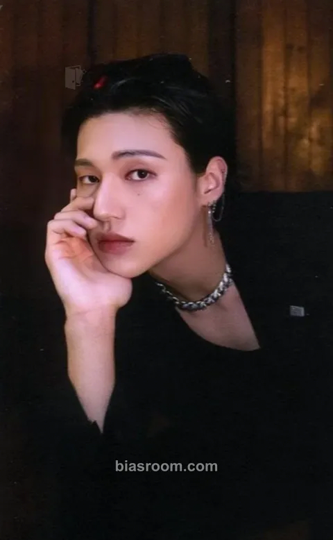 Wooyoung THE WORLD EP.2 : OUTLAW Photocard - ATEEZ - ATEEZ K-pop photocard