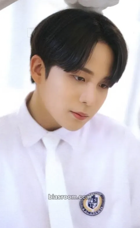 Jongho THE WORLD EP.2 : OUTLAW Photocard - ATEEZ - ATEEZ K-pop photocard