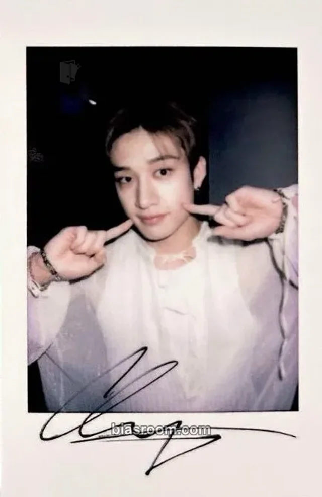Stray Kids - Bang Chan - Rock-Star Album yizhiyu (yzy) video call round 2 polaroid