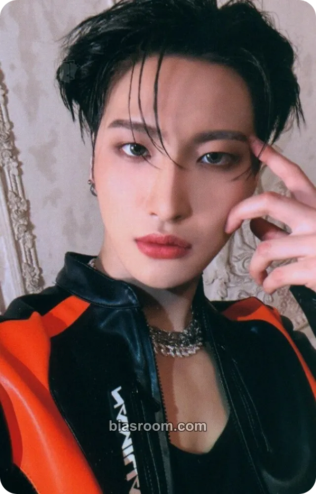 Seonghwa THE WORLD EP.2 : OUTLAW Photocard - ATEEZ - ATEEZ K-pop photocard