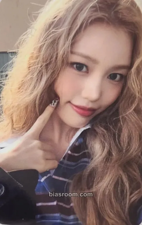 Jeong Saebi N/a Photocard - izna - izna K-pop photocard