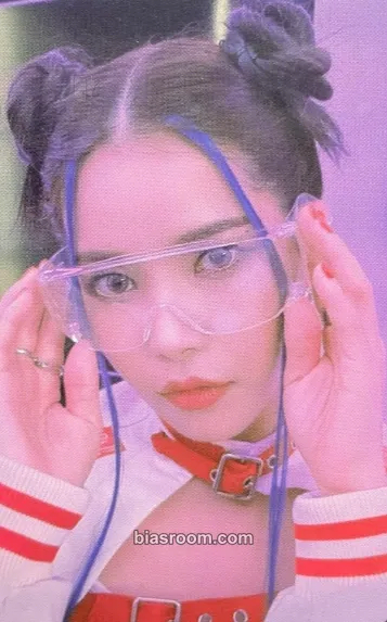 Solar MIC ON Photocard - MAMAMOO - MAMAMOO K-pop photocard