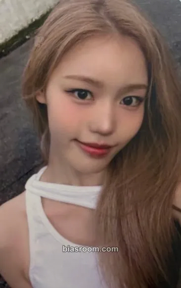 Jeong Saebi N/a Photocard - izna - izna K-pop photocard