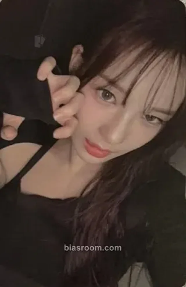 izna - Ryu Sarang - N/a Album ktown4u video call fansign