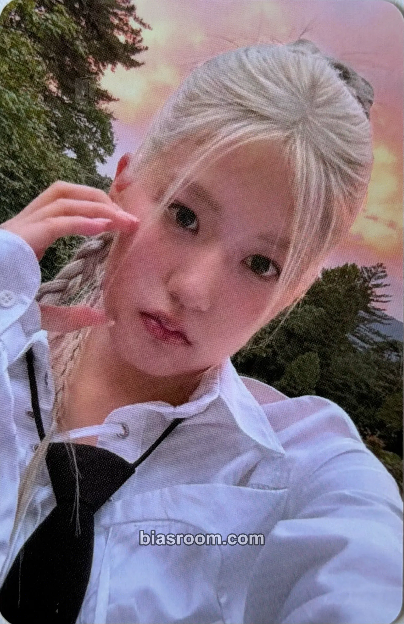 Yoon Jiyoon N/a Photocard - izna - izna K-pop photocard