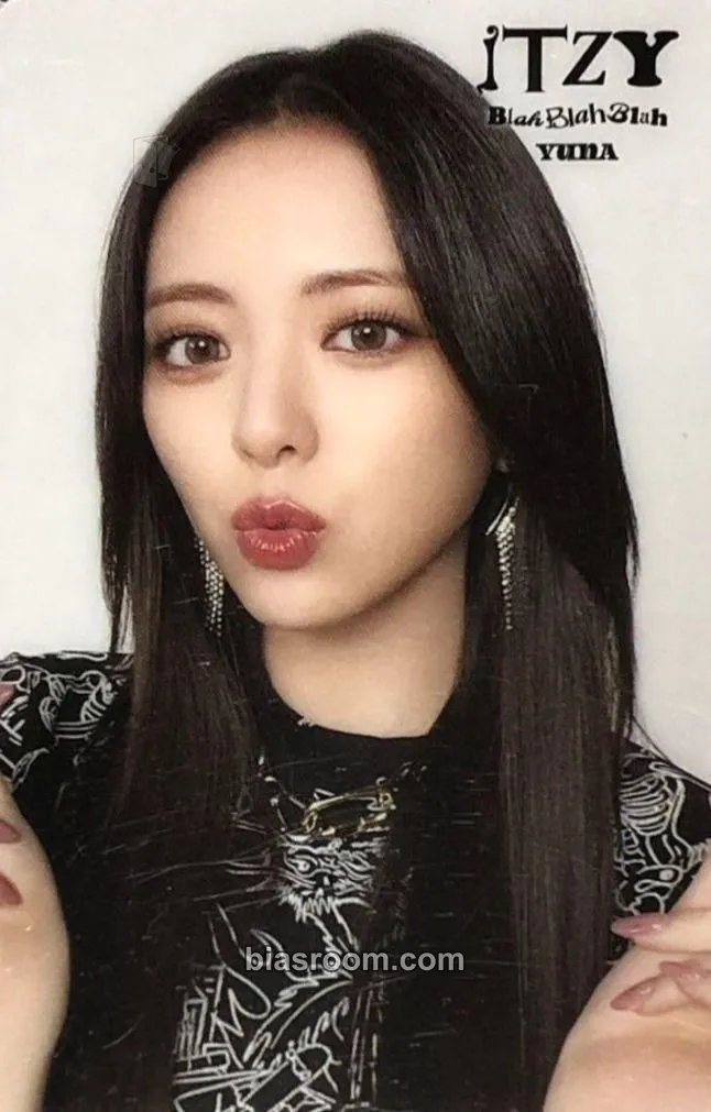 Yuna Blah Blah Blah Photocard - ITZY - ITZY K-pop photocard