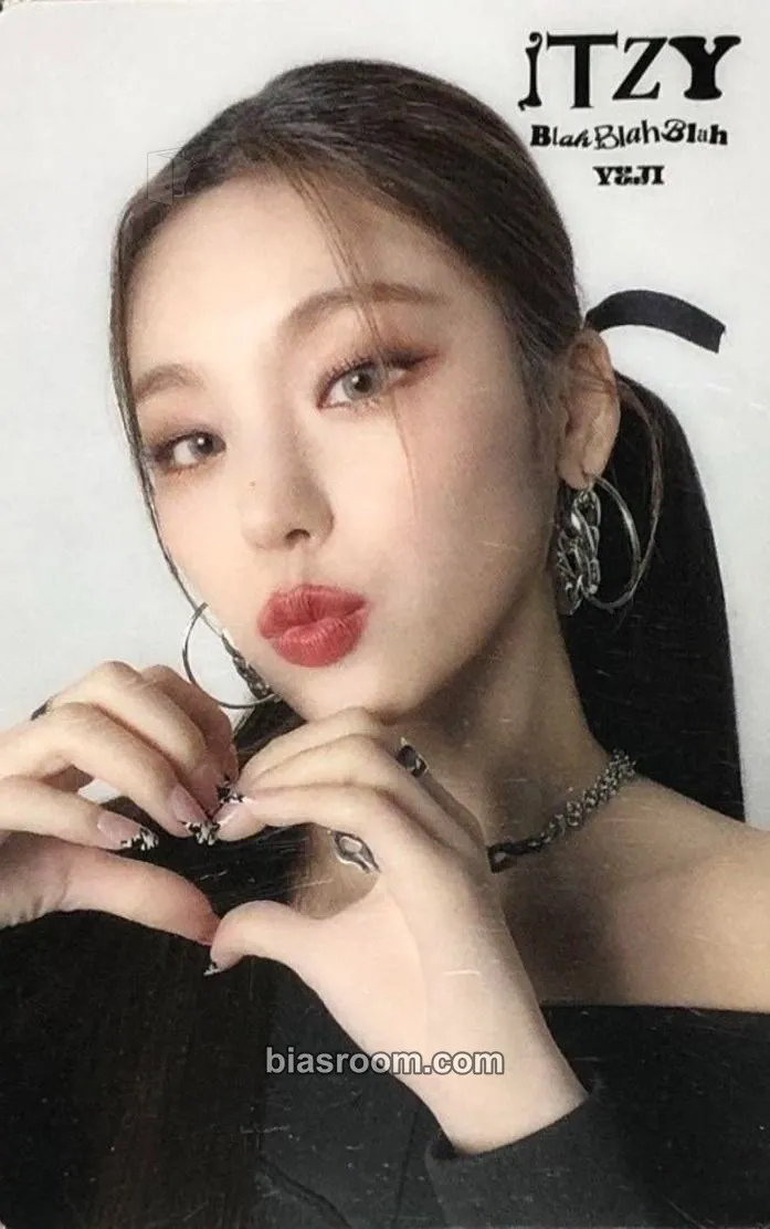 Yeji Blah Blah Blah Photocard - ITZY - ITZY K-pop photocard