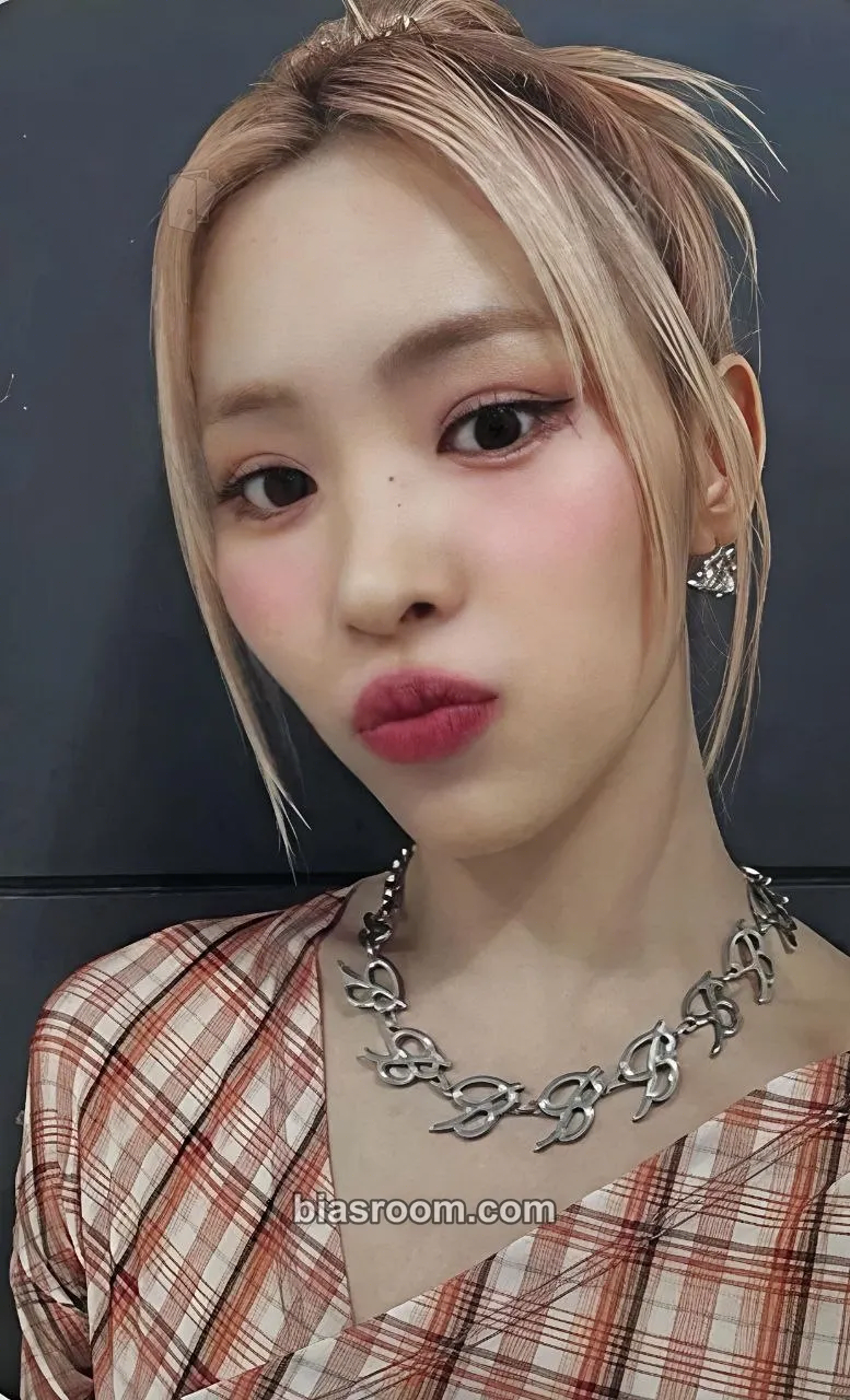 Ryujin BORN TO BE Photocard - ITZY - ITZY K-pop photocard
