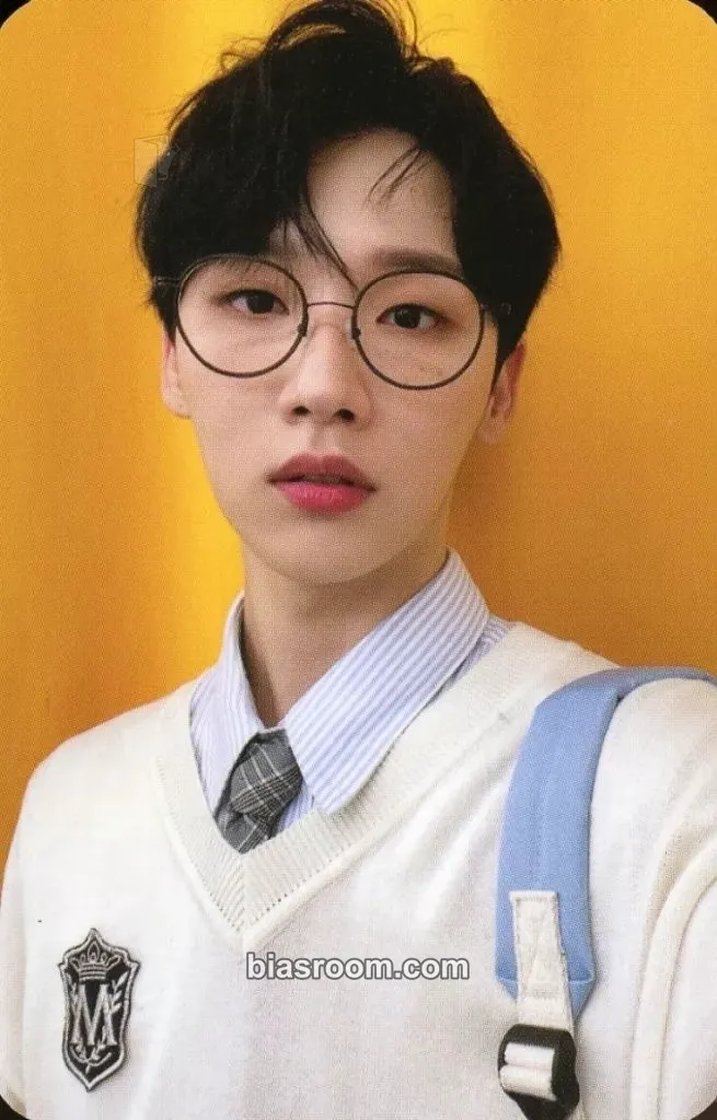 Woong MO’ COMPLETE Photocard - AB6IX - AB6IX K-pop photocard