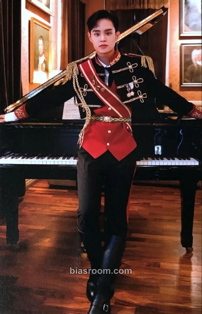 Daehwi SALUTE Photocard - AB6IX - AB6IX K-pop photocard