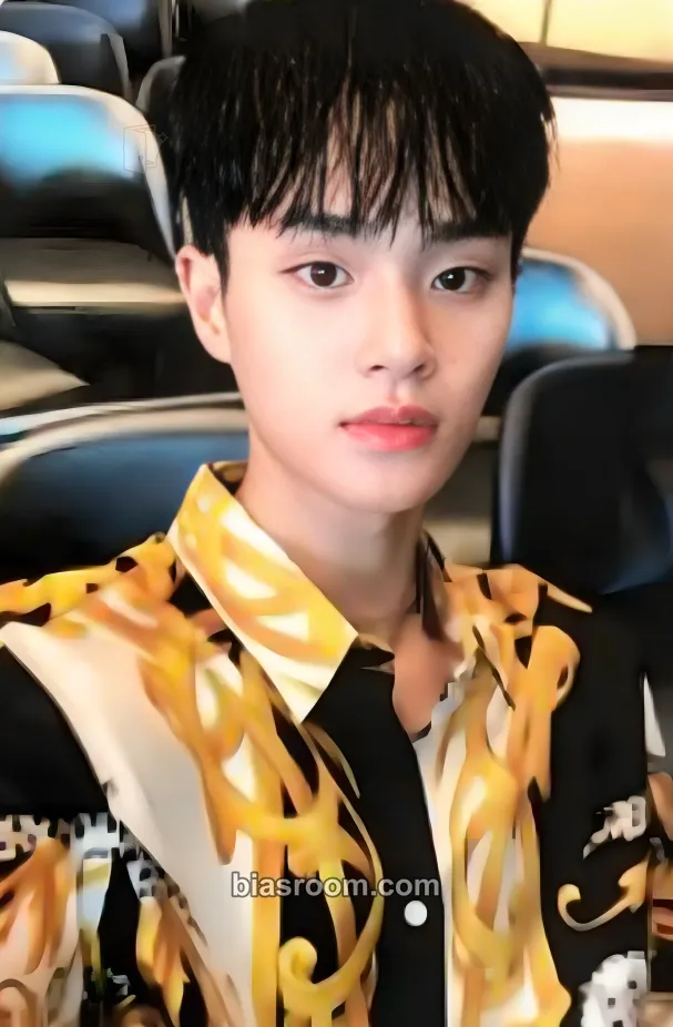 Daehwi SALUTE Photocard - AB6IX - AB6IX K-pop photocard