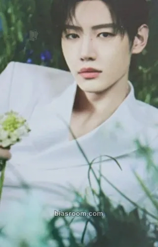 Sunghoon 'WALK THE LINE' World Tour Photocard - ENHYPEN - ENHYPEN K-pop photocard