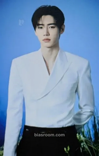 Sunghoon 'WALK THE LINE' World Tour Photocard - ENHYPEN - ENHYPEN K-pop photocard