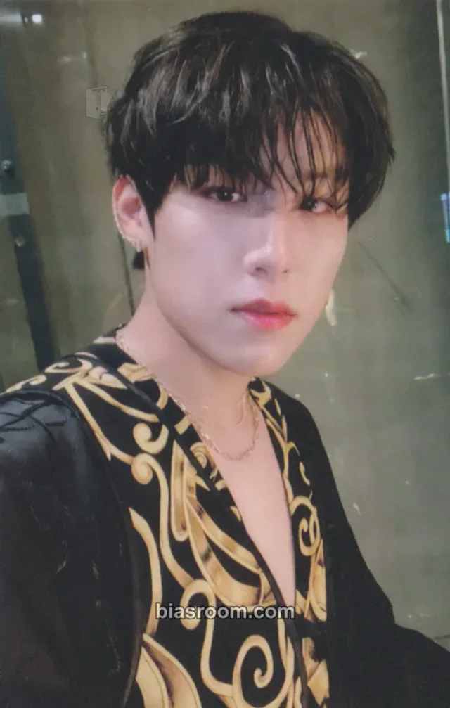 AB6IX - Woojin - SALUTE Album album photocard royal version