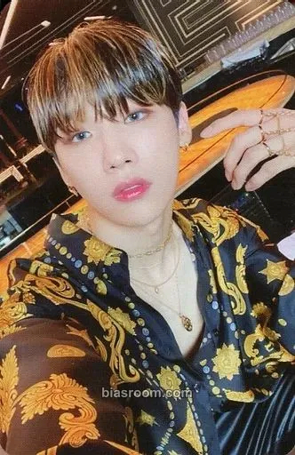 Woong SALUTE Photocard - AB6IX - photocard K-pop AB6IX