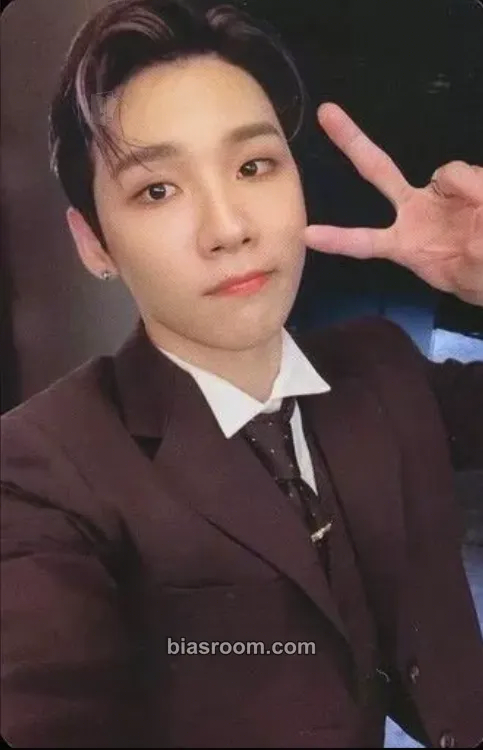 Woong SALUTE Photocard - AB6IX - photocard K-pop di AB6IX