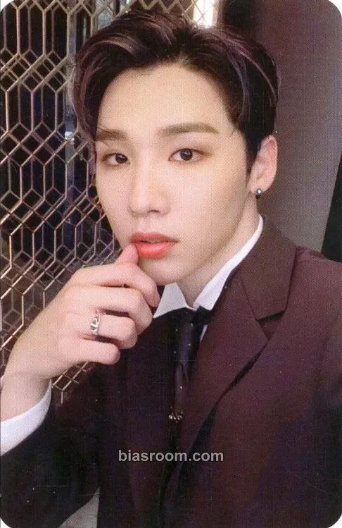 Woong SALUTE Photocard - AB6IX - AB6IX K-pop photocard