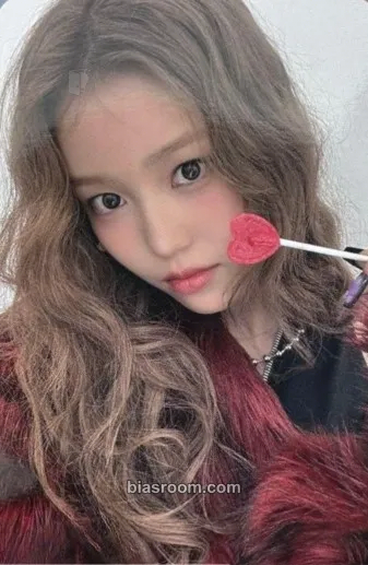 Jeong Saebi N/a Photocard - izna - izna K-pop photocard