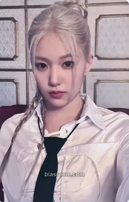 Yoon Jiyoon N/a Photocard - izna - izna K-pop photocard