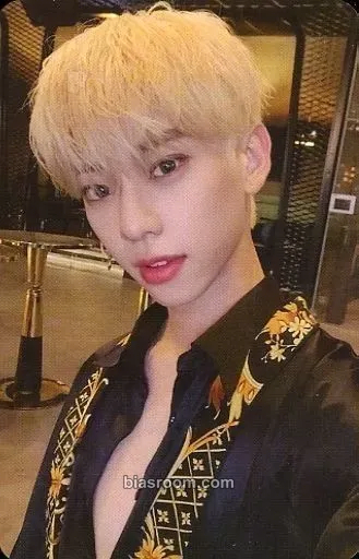Donghyun SALUTE Photocard - AB6IX - AB6IX K-pop photocard