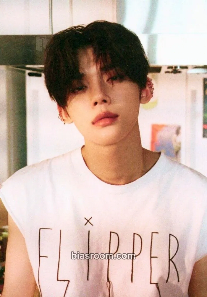 Yeonjun The Chaos Chapter: FREEZE Photocard - TOMORROW X TOGETHER - TOMORROW X TOGETHER K-pop photocard