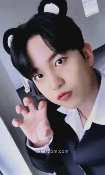 Jongho GOLDEN HOUR : Part.1 Photocard - ATEEZ - ATEEZ K-pop photocard