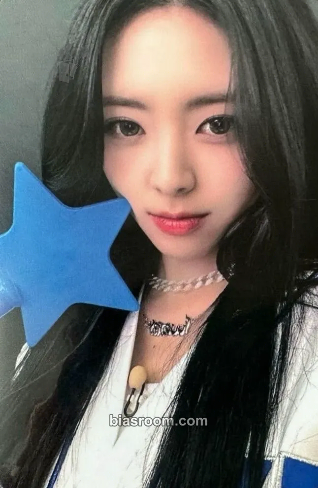Yuna KILL MY DOUBT Photocard - ITZY - ITZY K-pop photocard