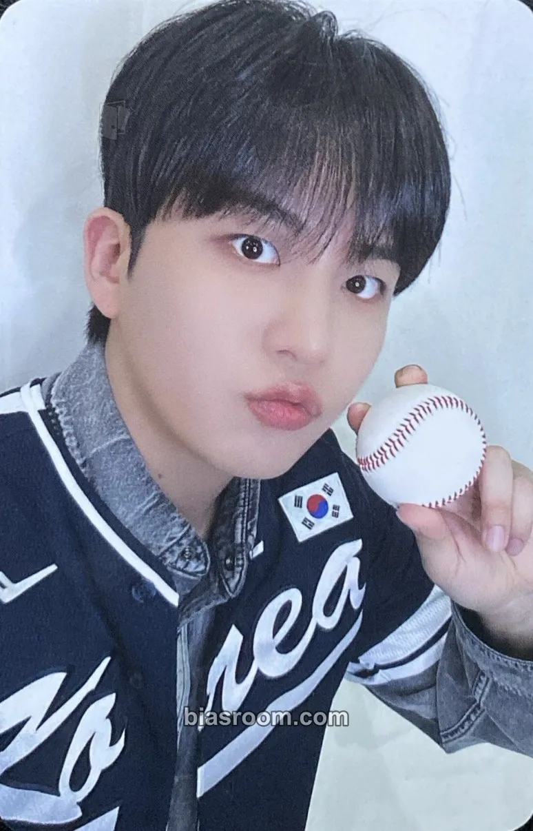 Jongho GOLDEN HOUR : Part.3 Photocard - ATEEZ - ATEEZ K-pop photocard