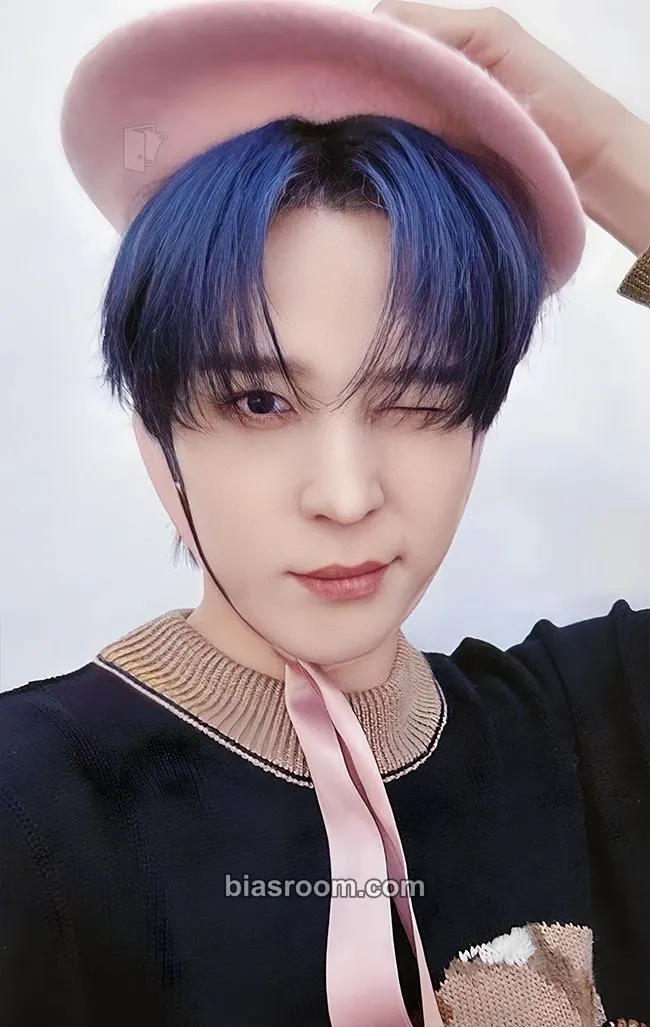Yunho GOLDEN HOUR : Part.2 Photocard - ATEEZ - ATEEZ K-pop photocard