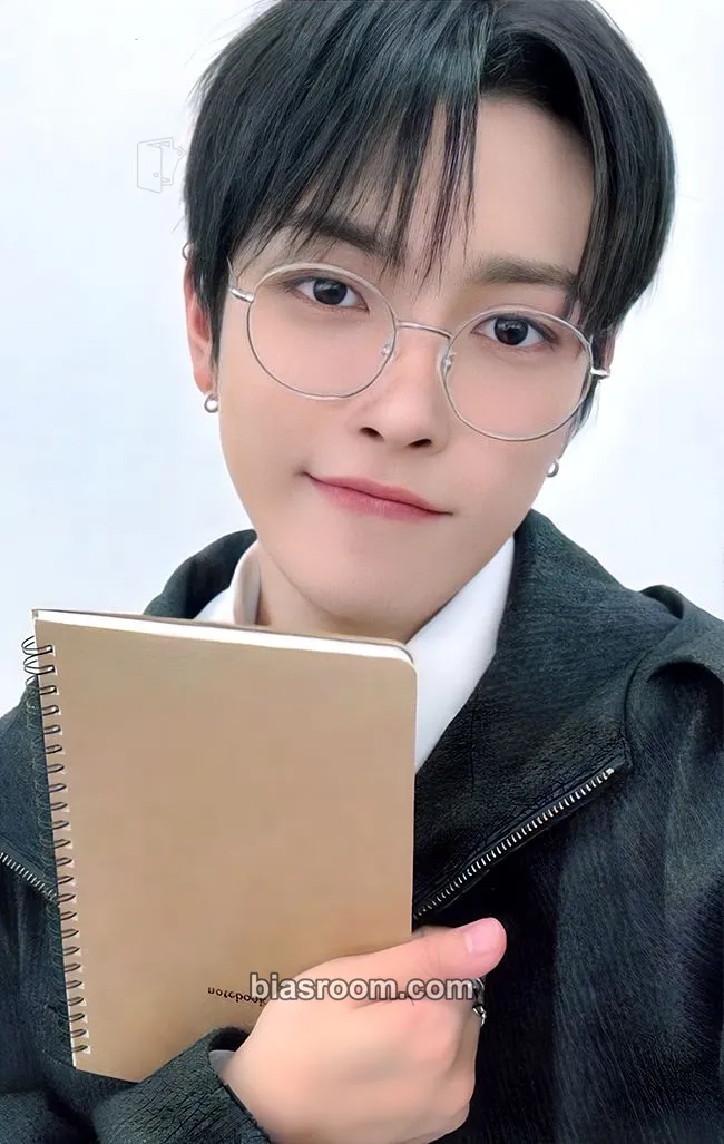Hongjoong GOLDEN HOUR : Part.2 Photocard - ATEEZ - ATEEZ K-pop photocard
