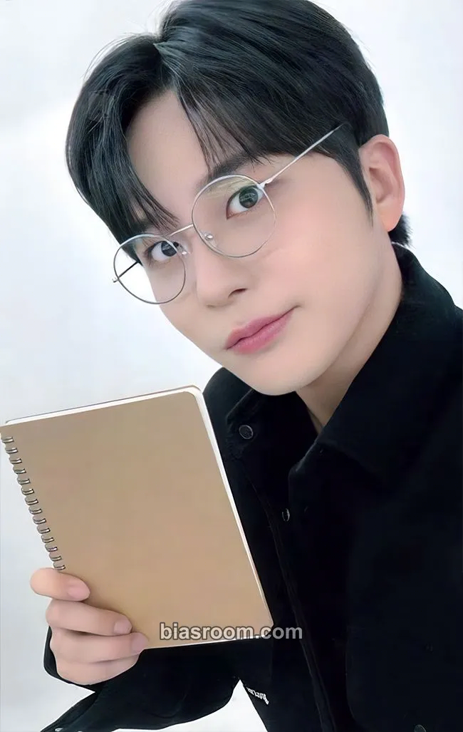 Jongho GOLDEN HOUR : Part.2 Photocard - ATEEZ - ATEEZ K-pop photocard