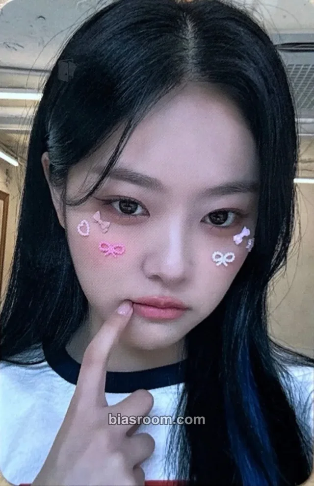 Loossemble - HyunJin - [One of a Kind] Album album photocard day version