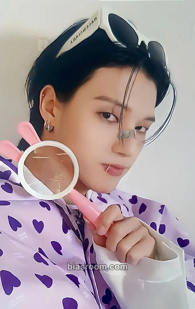 Wooyoung GOLDEN HOUR : Part.2 Photocard - ATEEZ - ATEEZ K-pop photocard