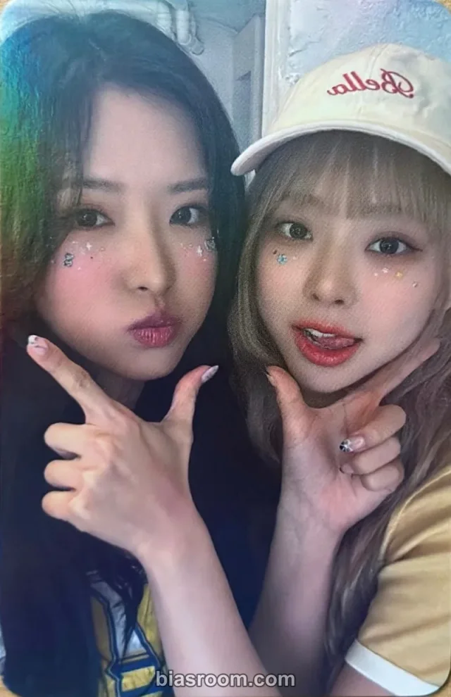 Loossemble - ViVi & HyeJu - [One of a Kind] Album album photocard unit photocard day version holographic (hologram)