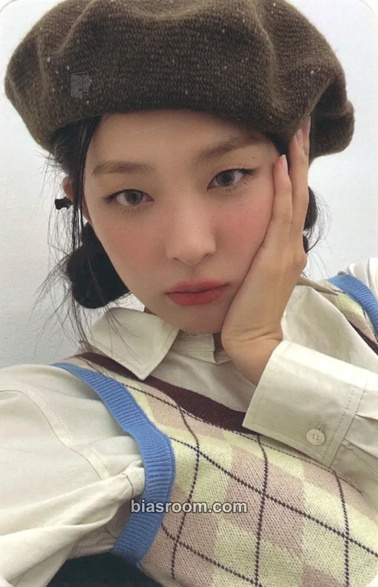 Seulgi 2023 Season's Greetings Photocard - Red Velvet - Red Velvet K-pop photocard