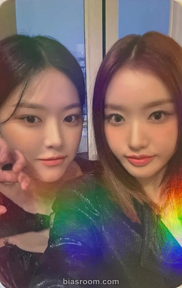 Loossemble - HyunJin & Go Won - [One of a Kind] Album album photocard dawn version unit photocard holographic (hologram)