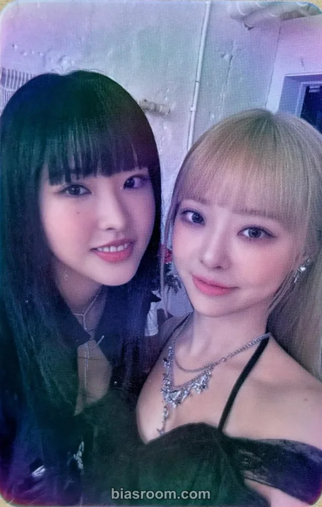 Loossemble - ViVi & HyeJu - [One of a Kind] Album album photocard dawn version unit photocard holographic (hologram)